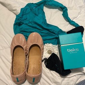 Blush Tieks, size 8, like new - worn twice.